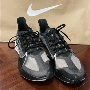 Nike Zoom Gravity black size 9.5